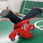 manoi-go-breakdancing-robot